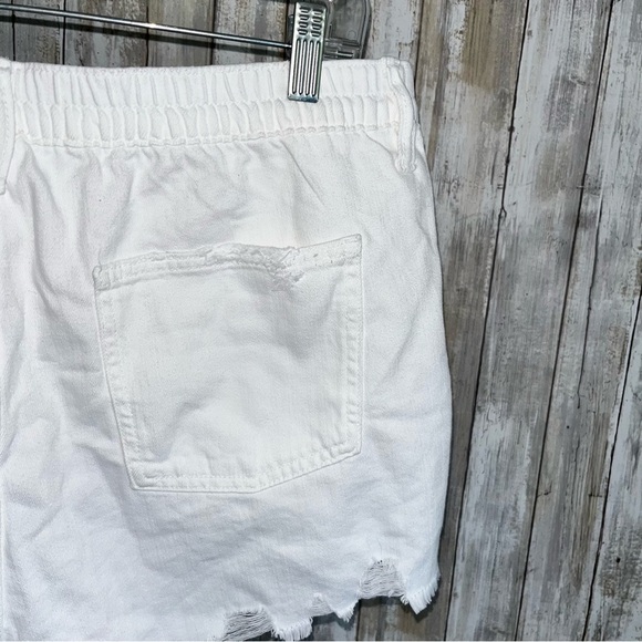 Aerie White Distressed Shorts - Picture 4 of 5